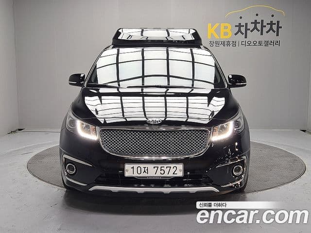 Kia Carnival 7-seater Limousine President